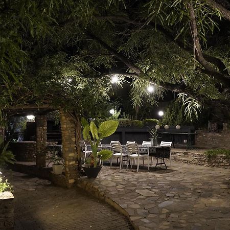 Enchanting Self-Catering Villa With Queen Bed At Bokmakierie Villas Виндхук Экстерьер фото