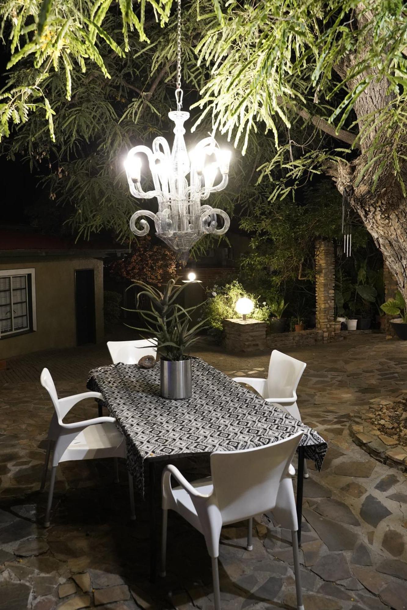 Enchanting Self-Catering Villa With Queen Bed At Bokmakierie Villas Виндхук Экстерьер фото